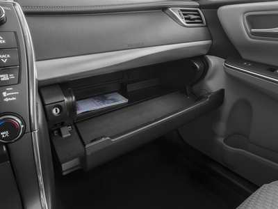 2016 Toyota Camry SE 4D Sedan