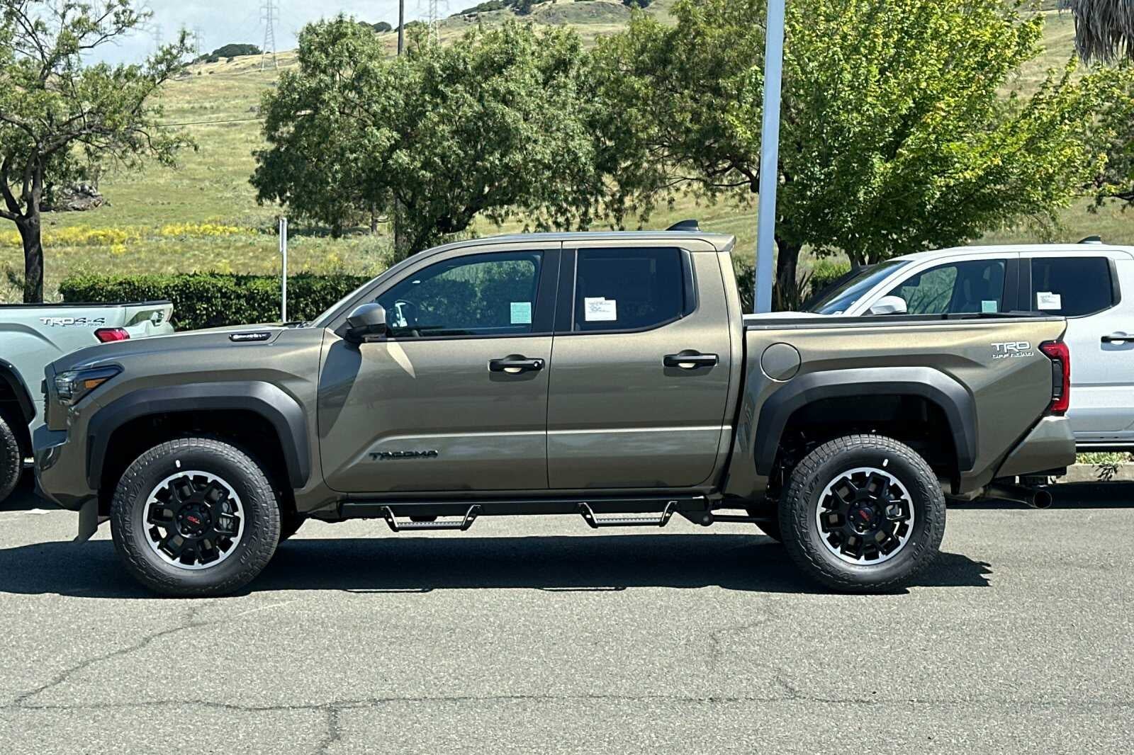 2026 Toyota Tacoma i-FORCE MAX Tacoma TRD Off-Road