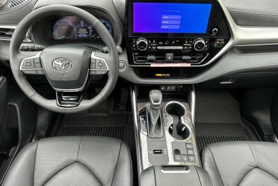 2026 Toyota Highlander Hybrid Platinum