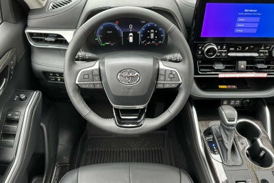 2026 Toyota Highlander Hybrid Platinum