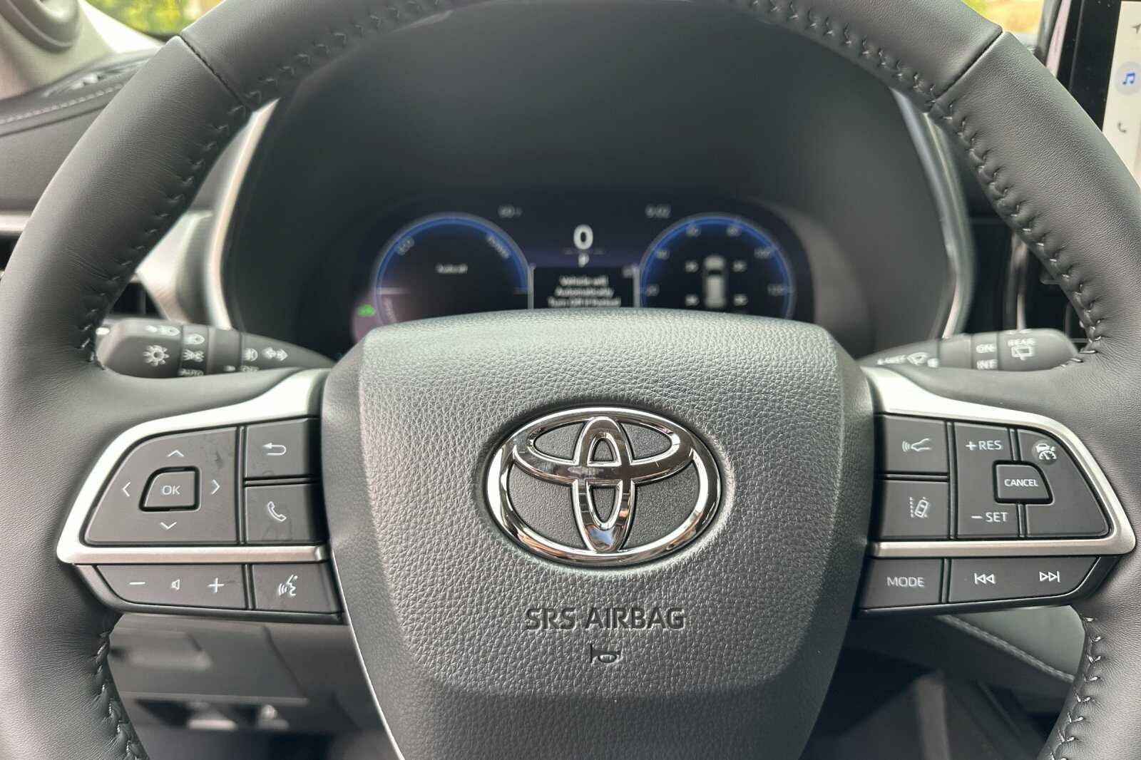 2026 Toyota Highlander Hybrid Platinum