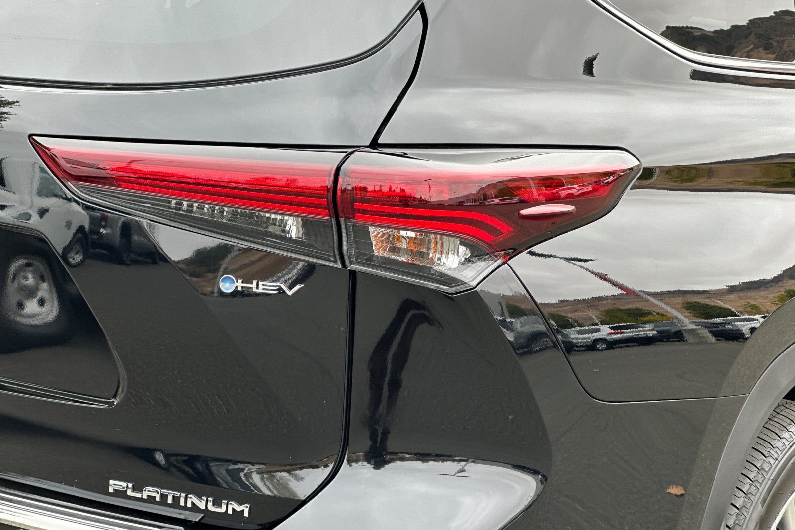 2026 Toyota Highlander Hybrid Platinum