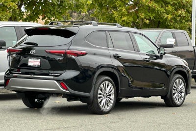 2026 Toyota Highlander Hybrid Platinum