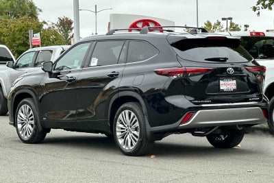 2026 Toyota Highlander Hybrid Platinum