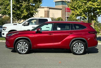 2026 Toyota Highlander Hybrid Platinum