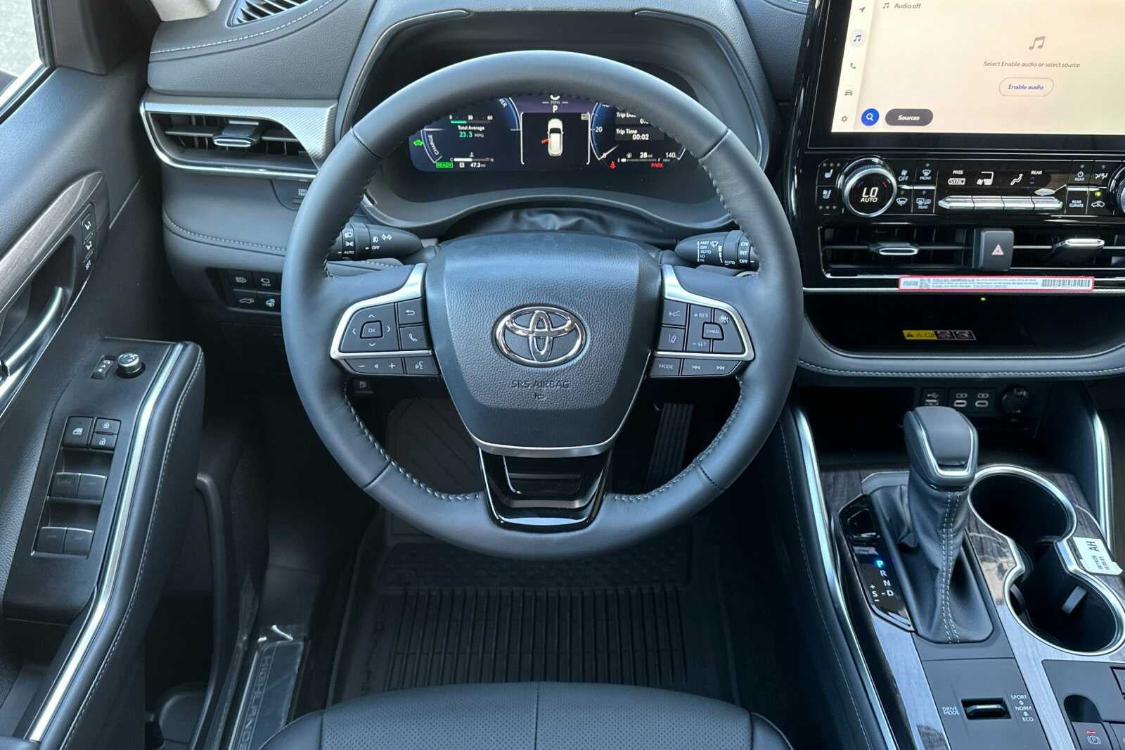 2026 Toyota Highlander Hybrid Platinum