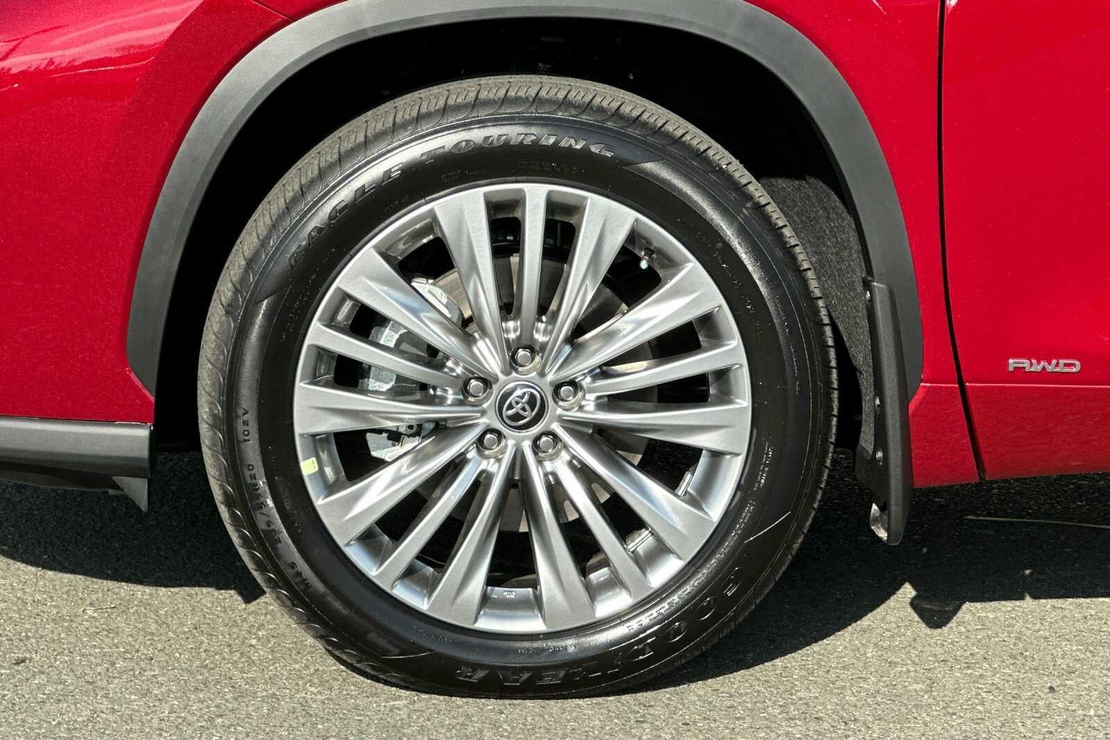 2026 Toyota Highlander Hybrid Platinum