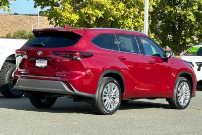 2026 Toyota Highlander Hybrid Platinum