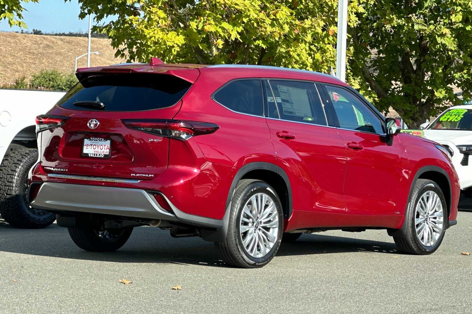 2026 Toyota Highlander Hybrid Platinum