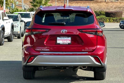 2026 Toyota Highlander Hybrid Platinum