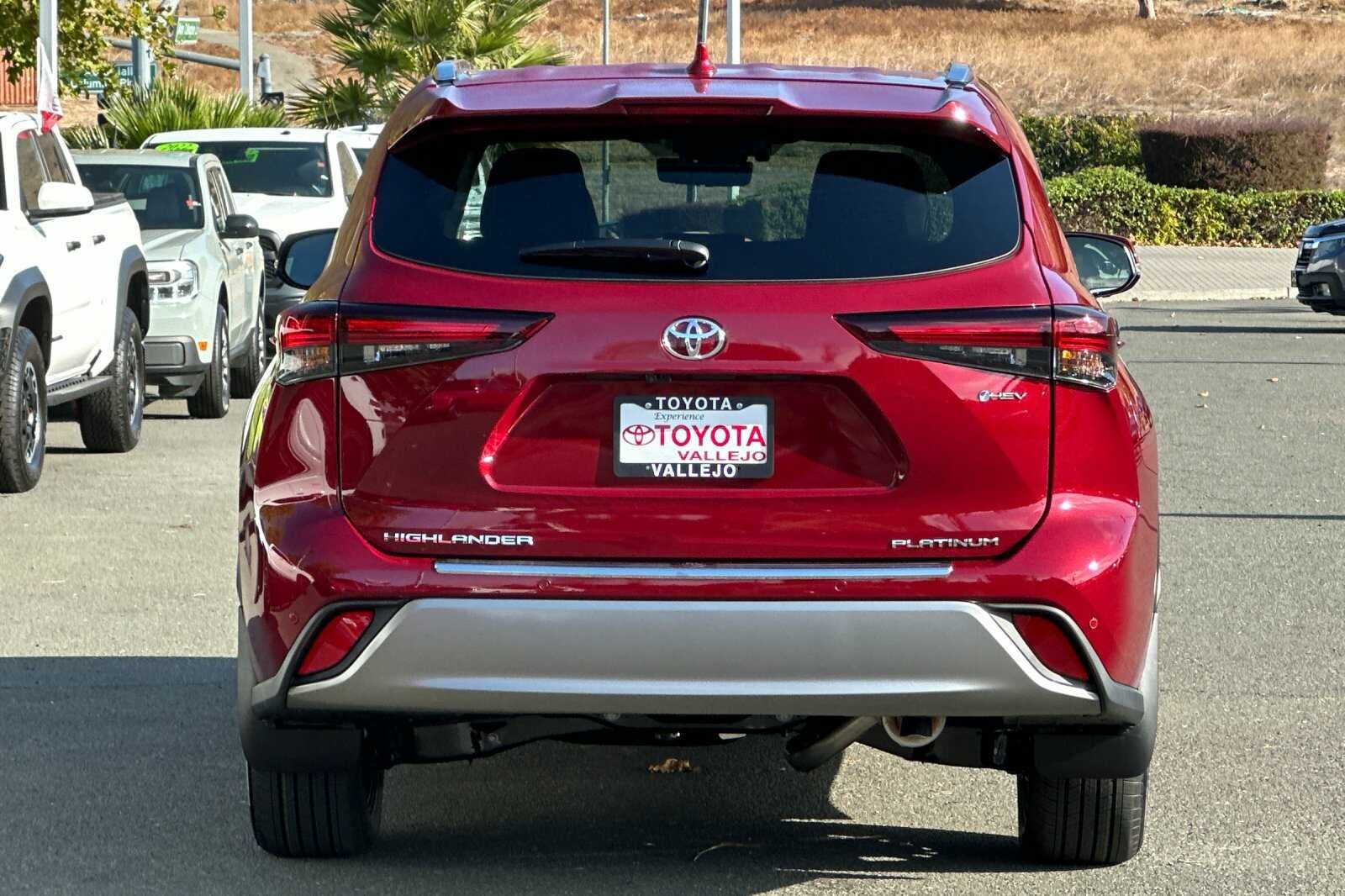 2026 Toyota Highlander Hybrid Platinum
