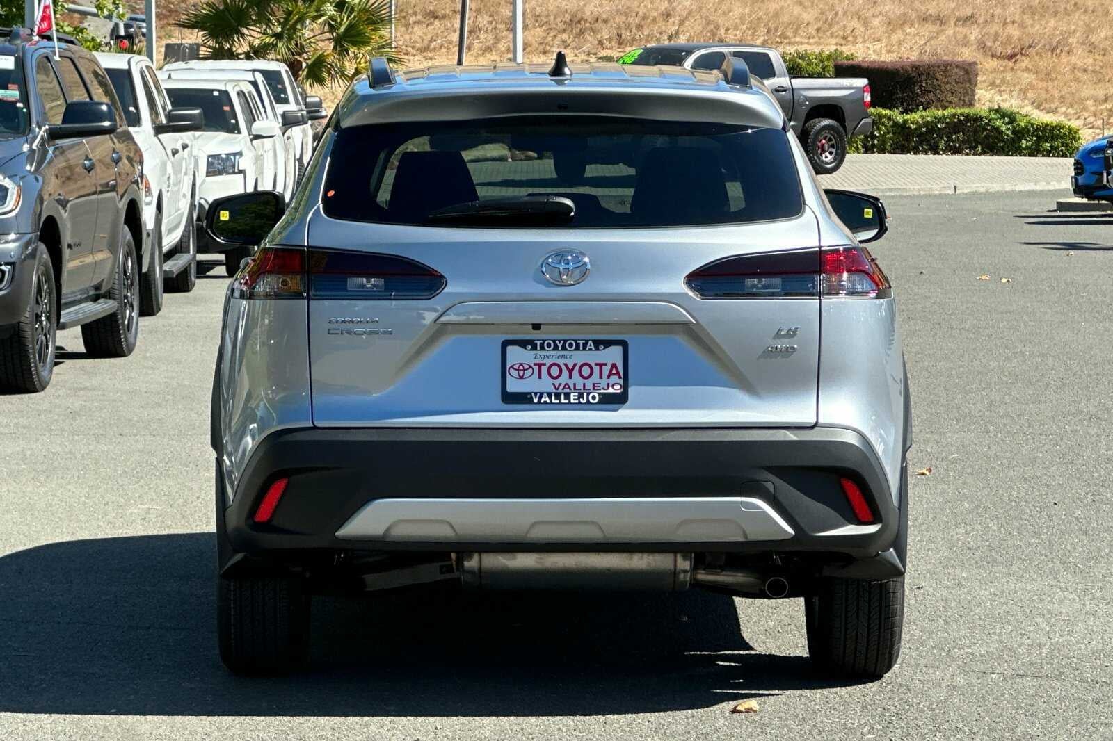 2026 Toyota Corolla Cross LE