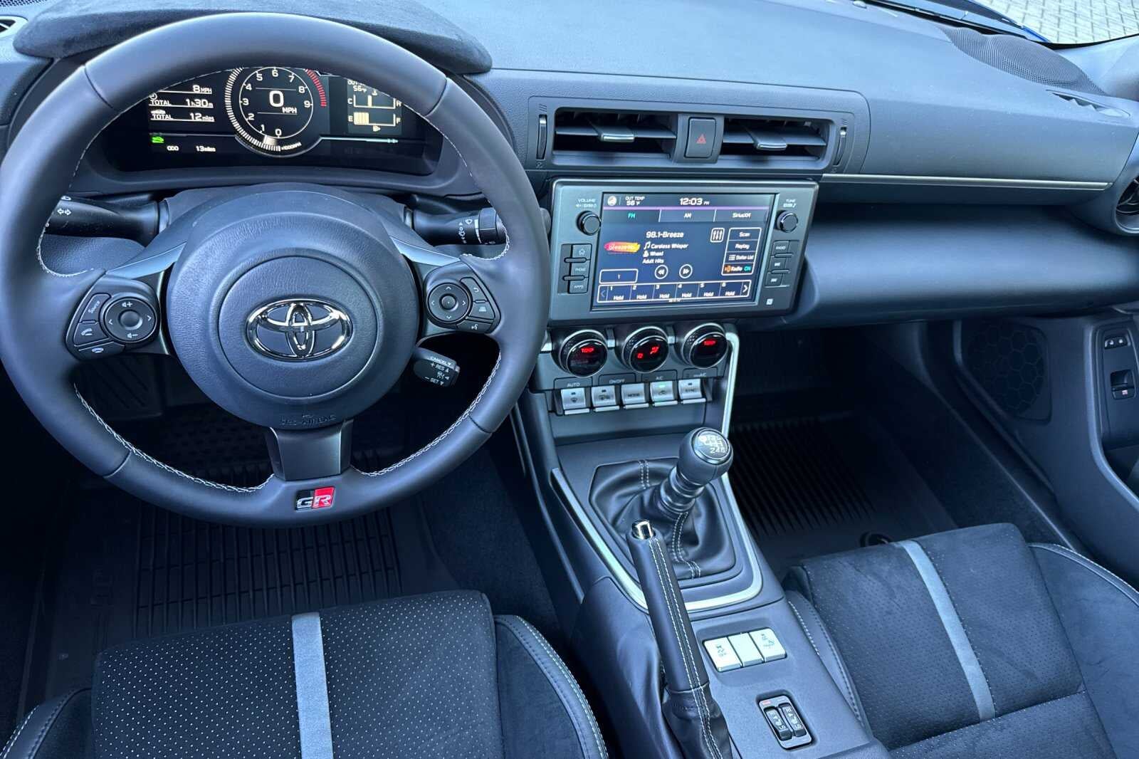 2026 Toyota GR86 Premium MT