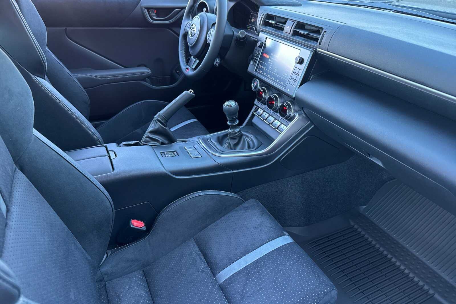 2026 Toyota GR86 Premium MT