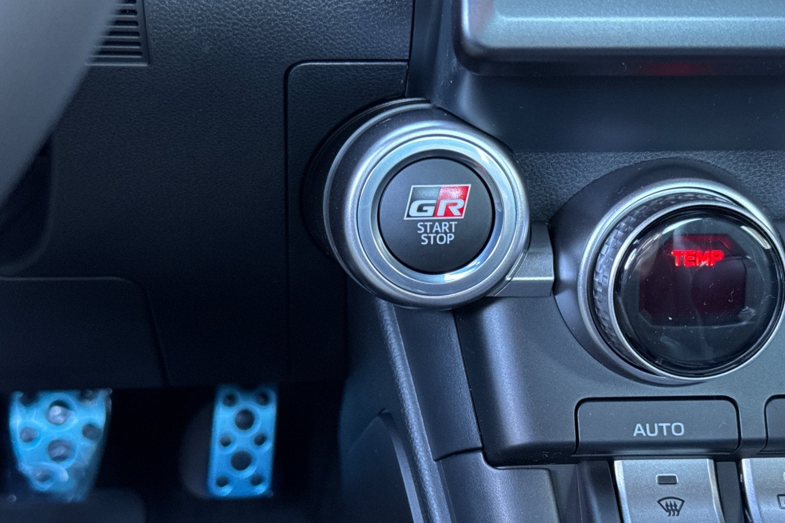 2026 Toyota GR86 Premium MT