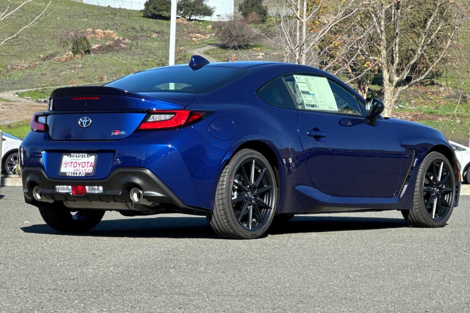 2026 Toyota GR86 Premium MT