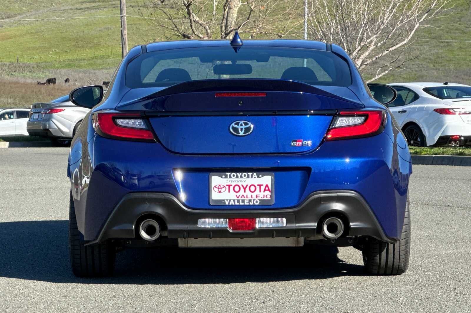 2026 Toyota GR86 Premium MT