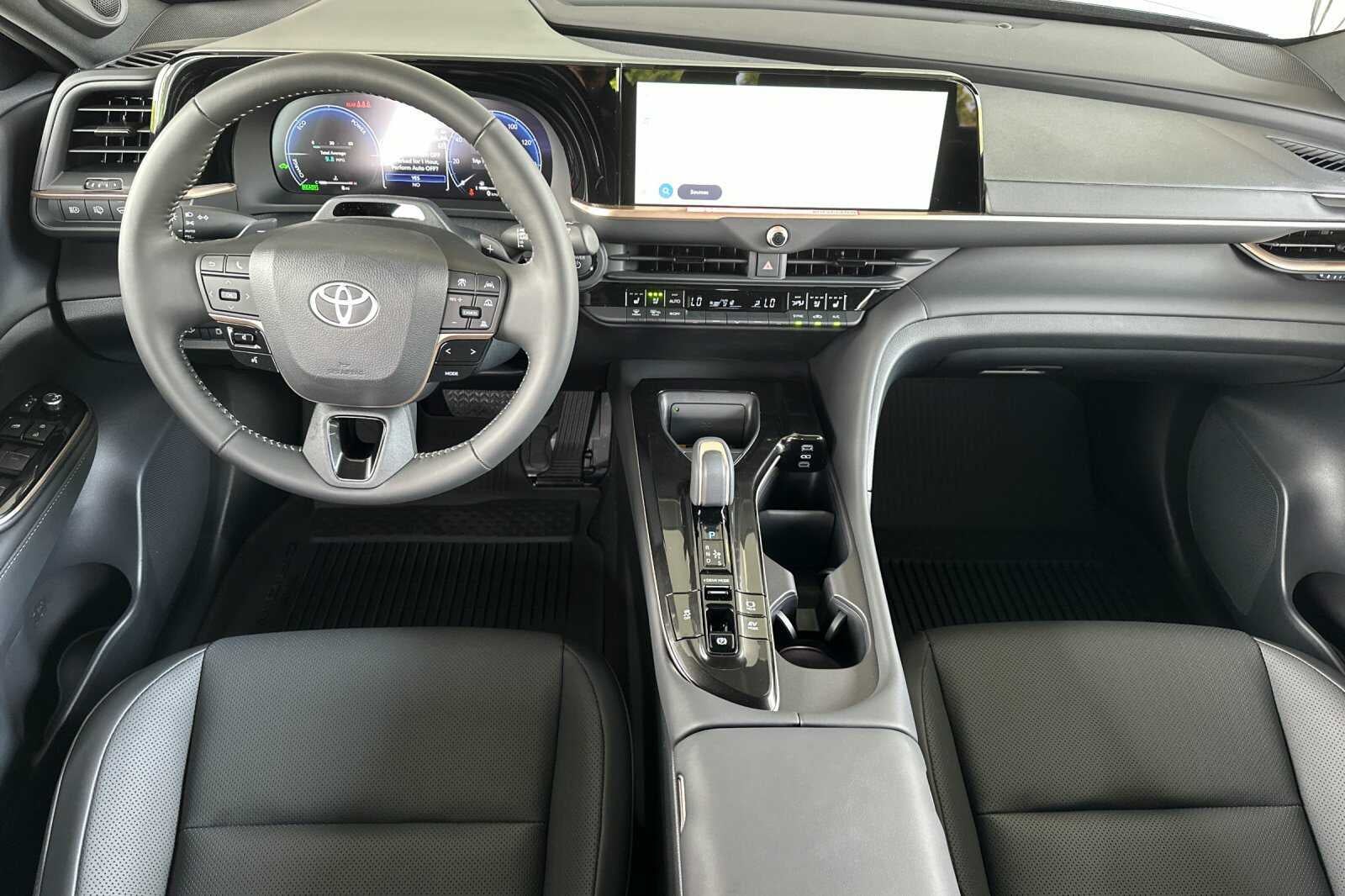 2026 Toyota Toyota Crown Signia Limited