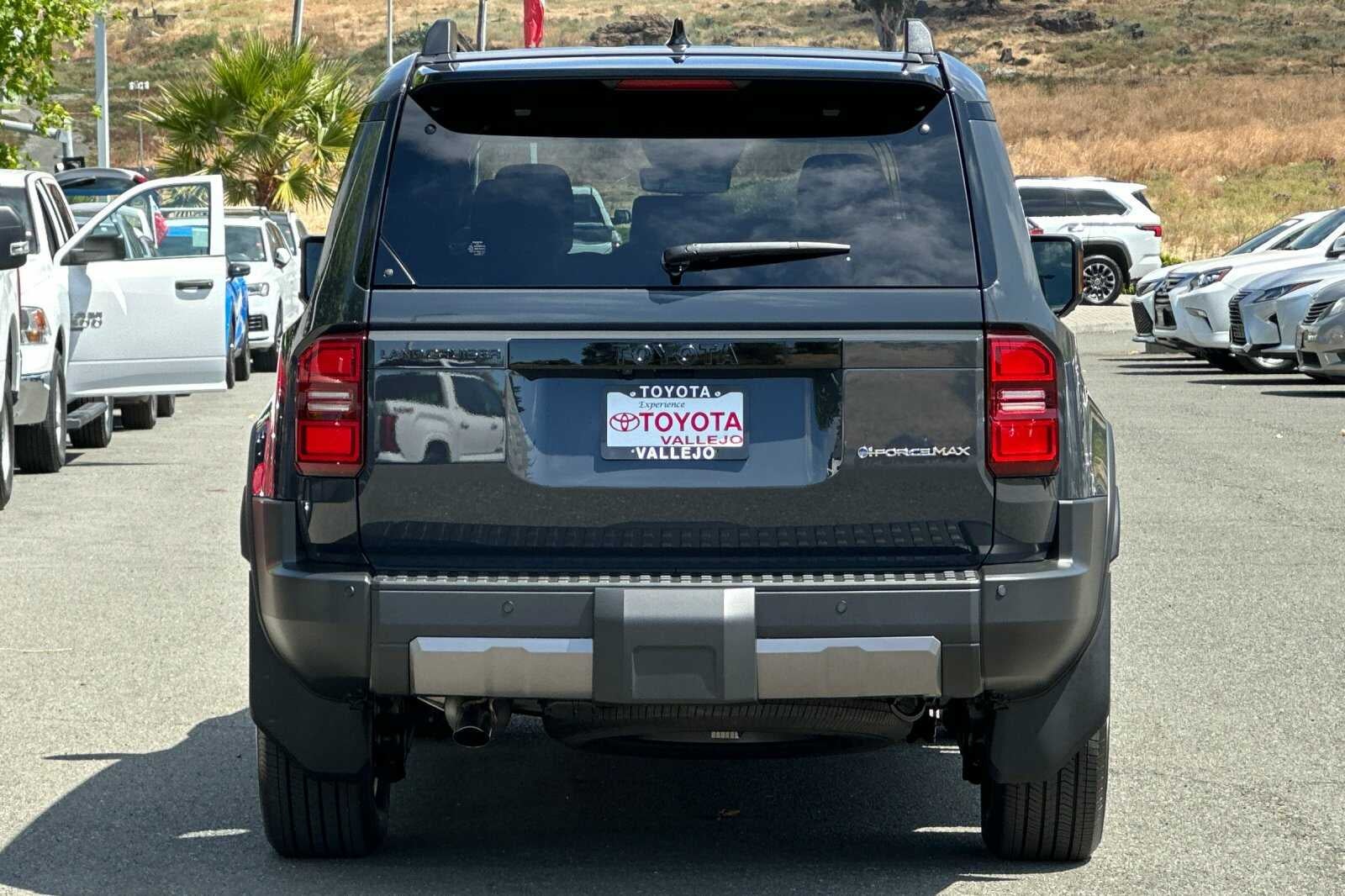 2027 Toyota Land Cruiser Base