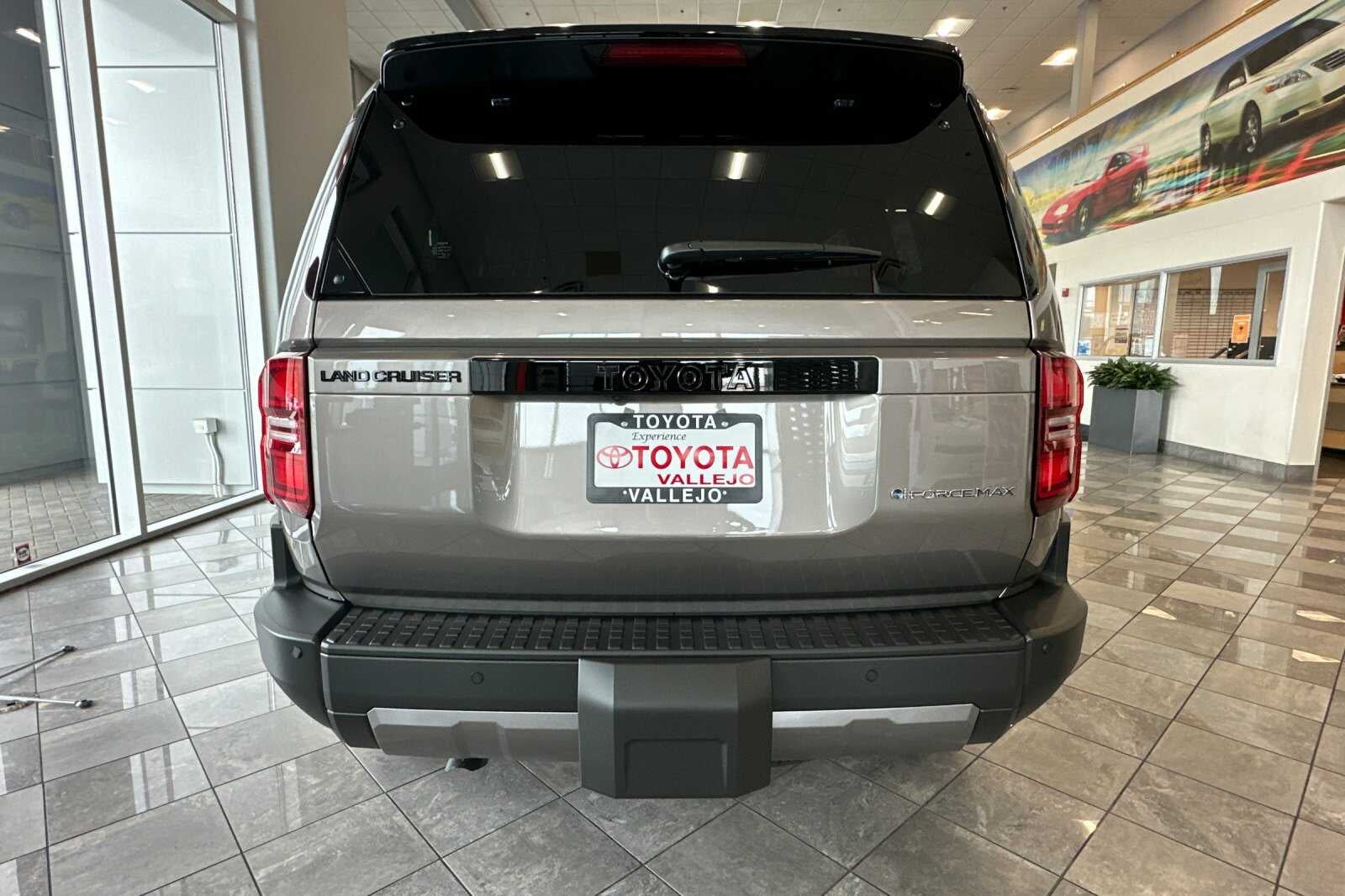 2026 Toyota Land Cruiser Base