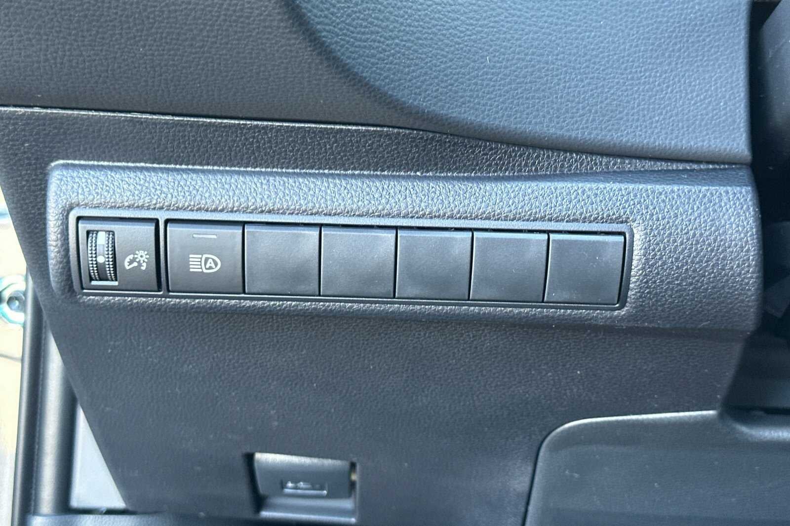 2027 Toyota Corolla Hatchback SE