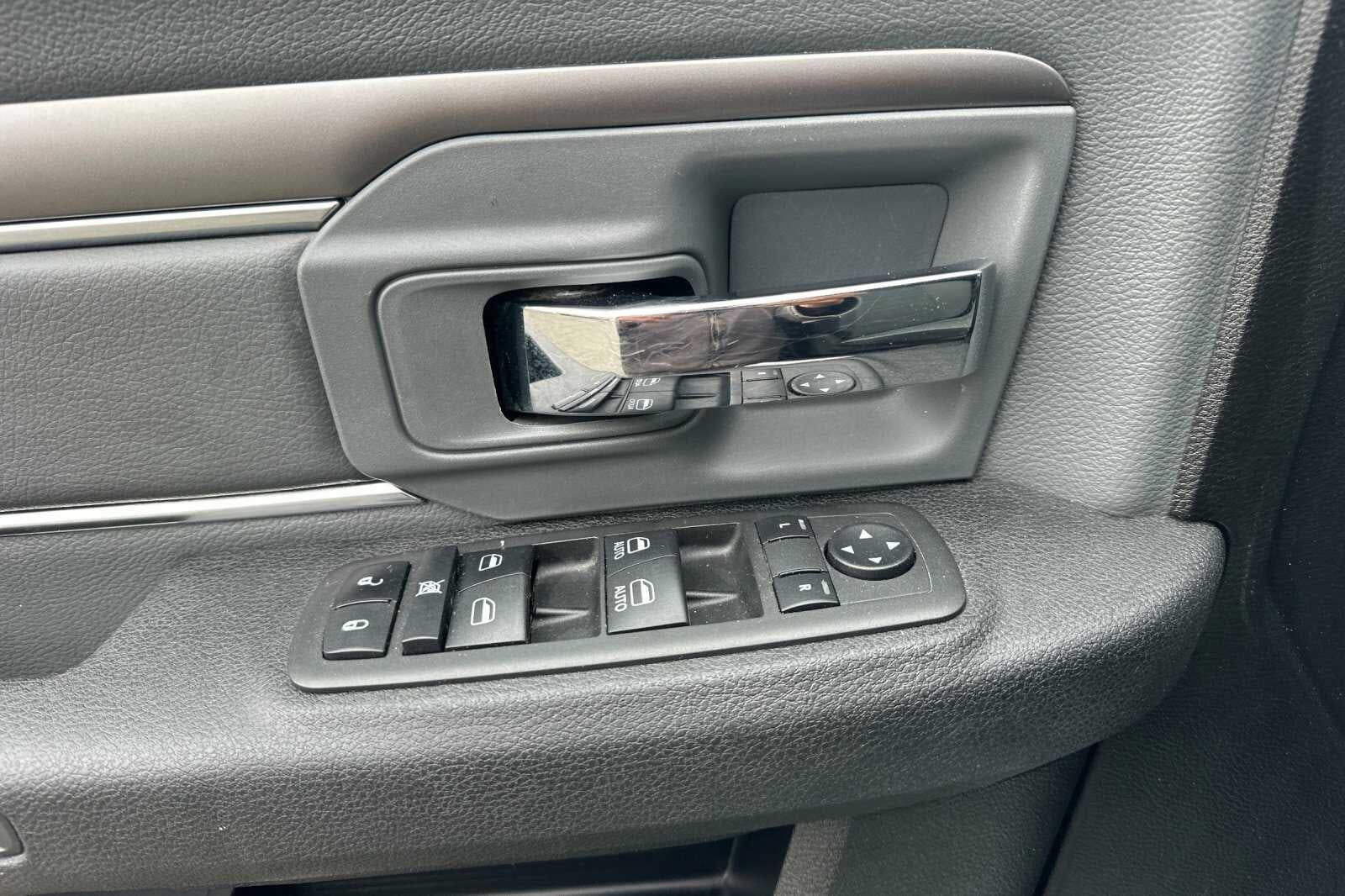 2022 RAM 1500 Classic SLT