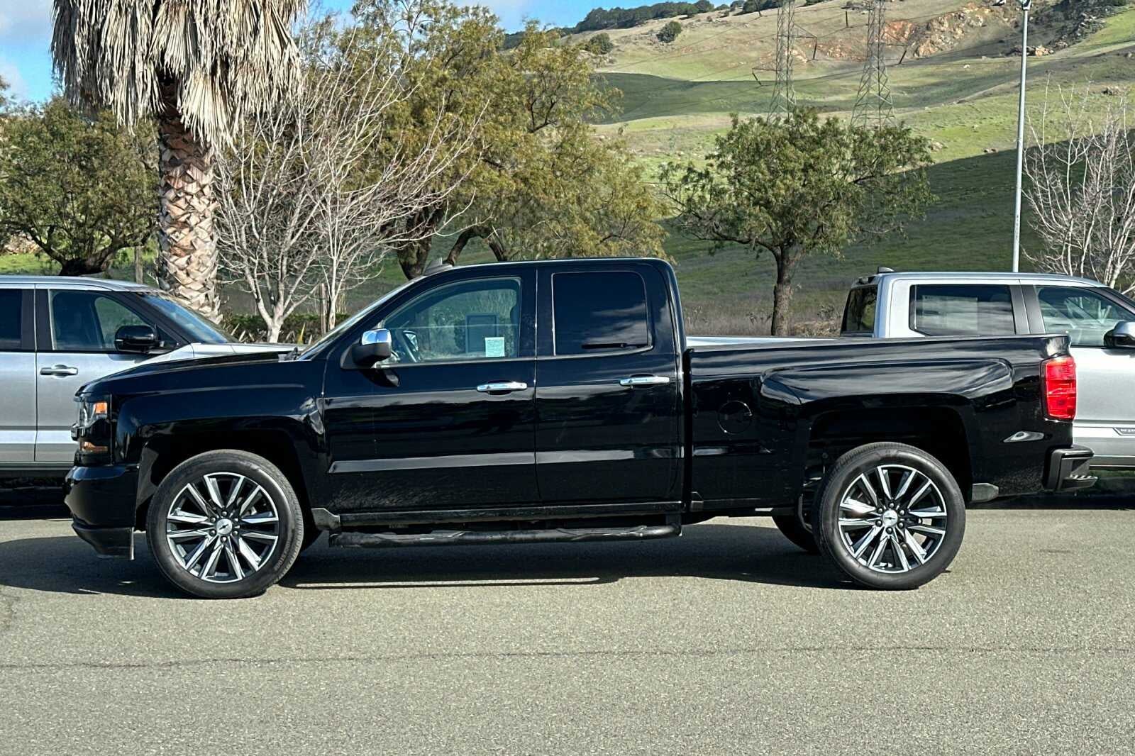 2018 Chevrolet Silverado 1500 Custom