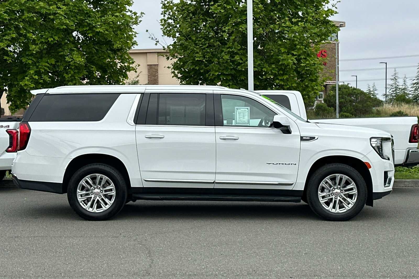 2024 GMC Yukon XL SLT