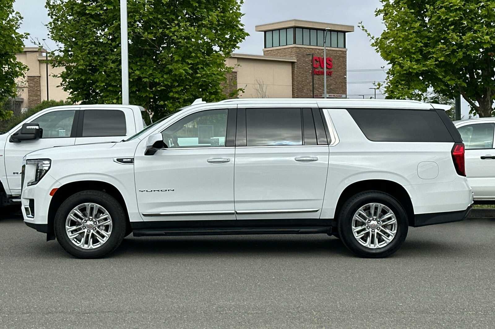 2024 GMC Yukon XL SLT