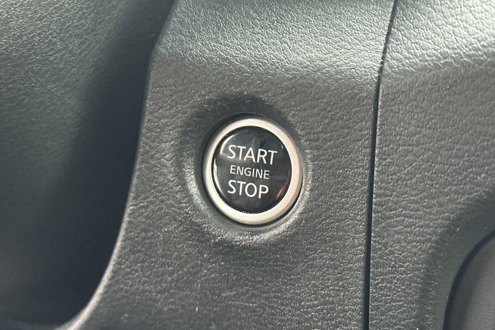 2023 Nissan Frontier PRO-X