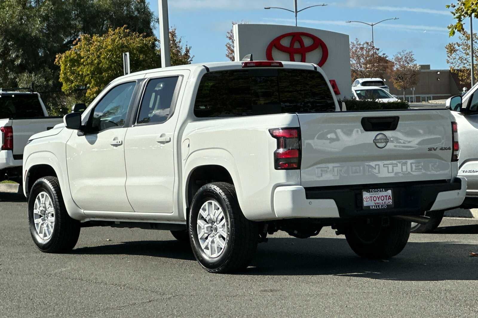 2024 Nissan Frontier SV