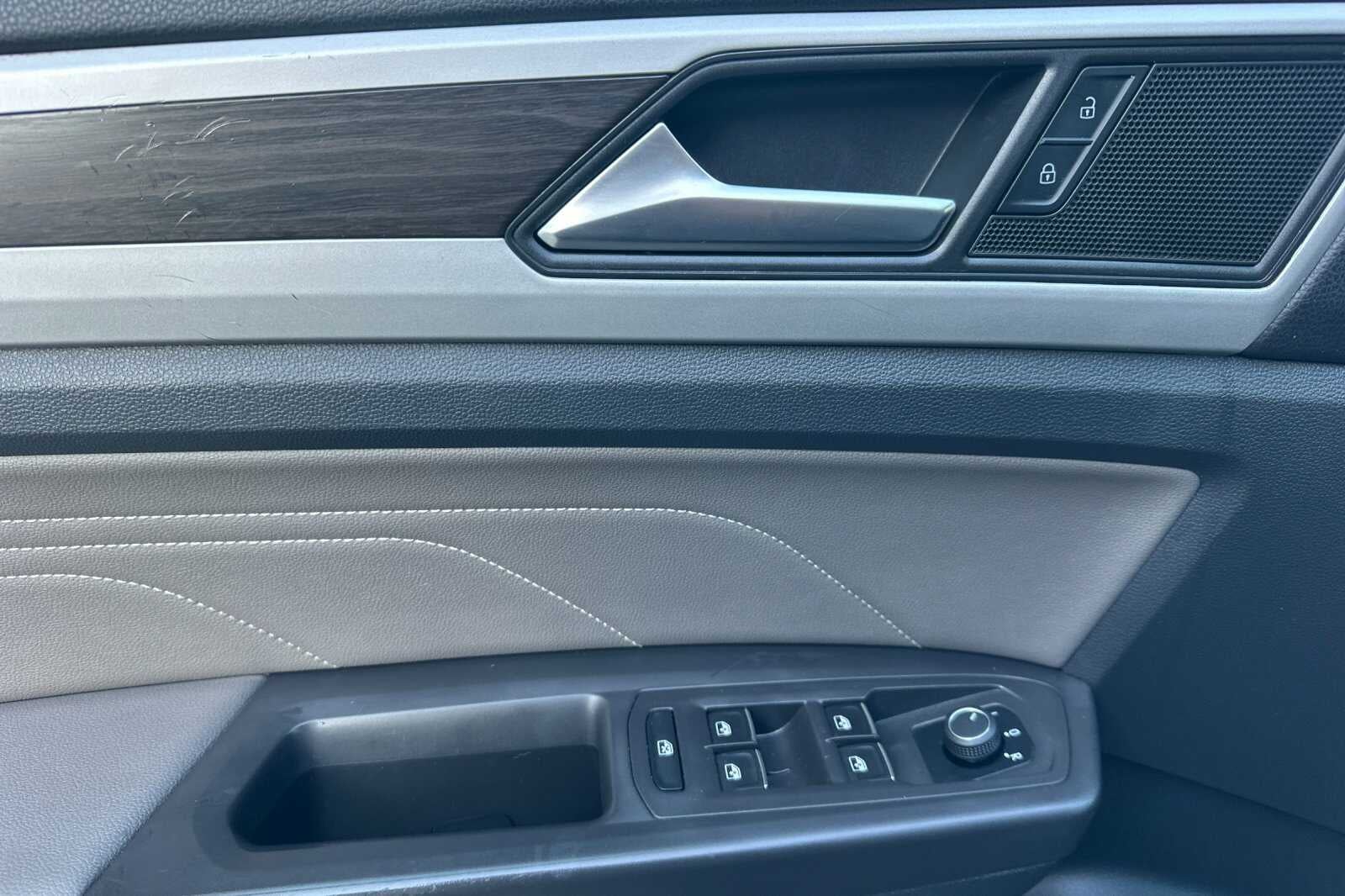 2022 Volkswagen Atlas 2.0T SE w/Technology