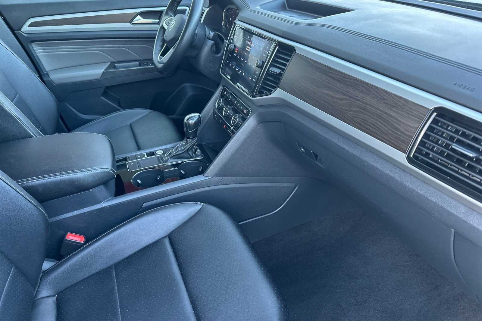 2022 Volkswagen Atlas 2.0T SE w/Technology