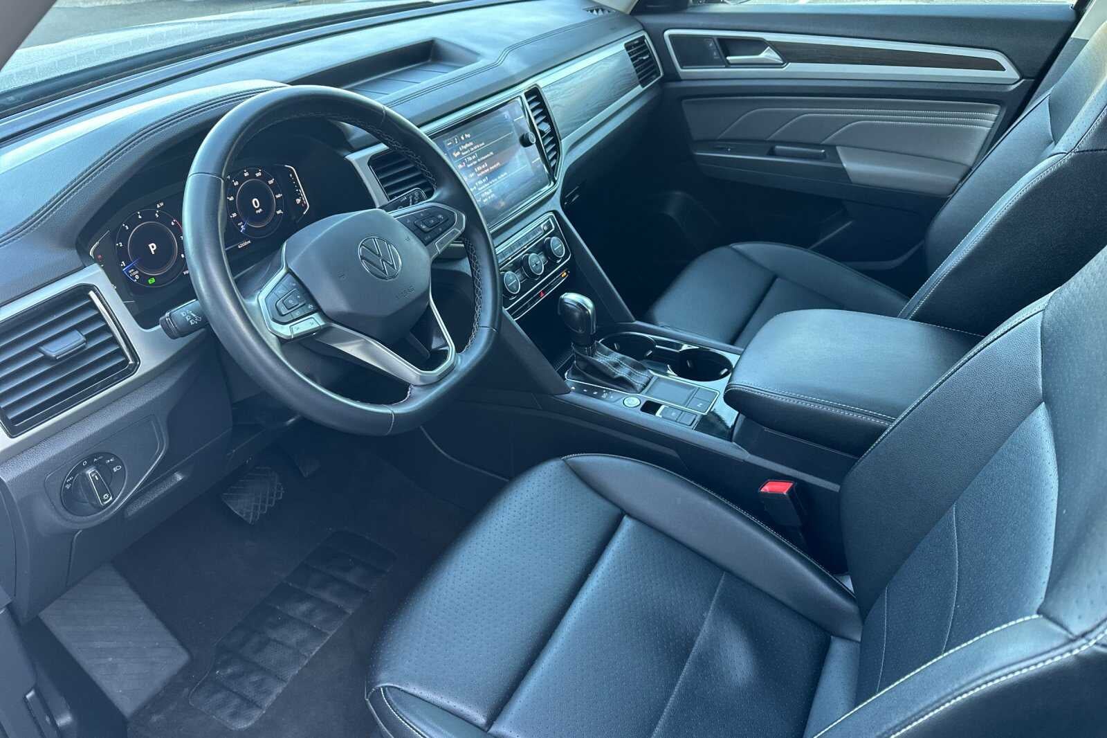 2022 Volkswagen Atlas 2.0T SE w/Technology