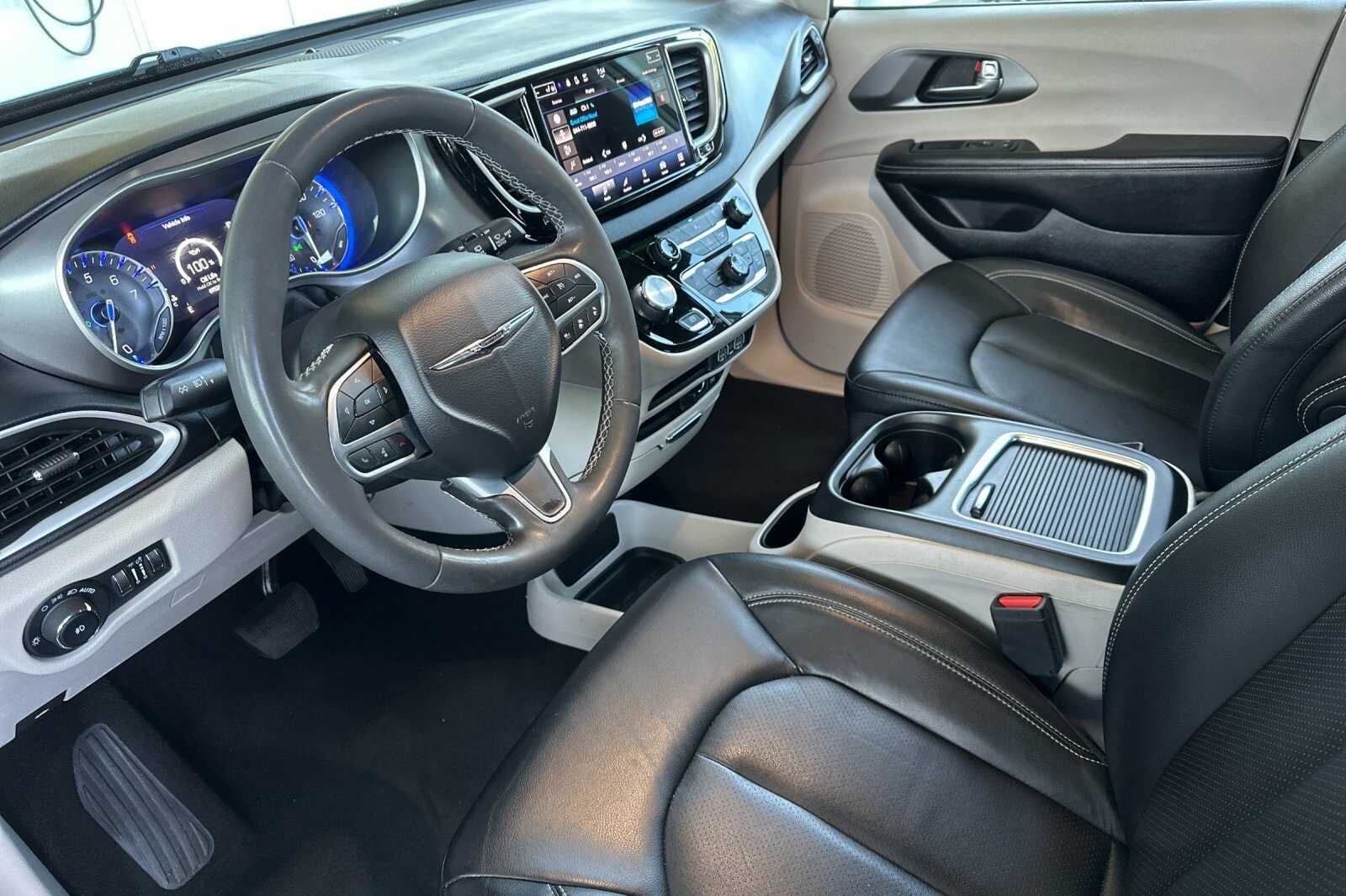 2022 Chrysler Pacifica Touring L
