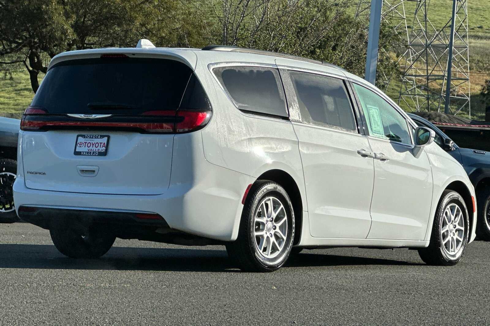 2022 Chrysler Pacifica Touring L