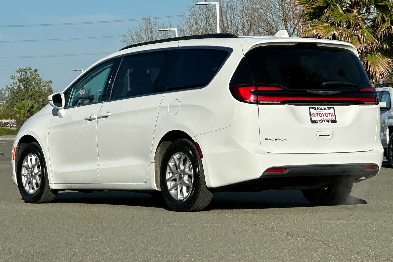 2022 Chrysler Pacifica Touring L