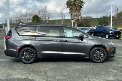 2020 Chrysler Pacifica Launch Edition