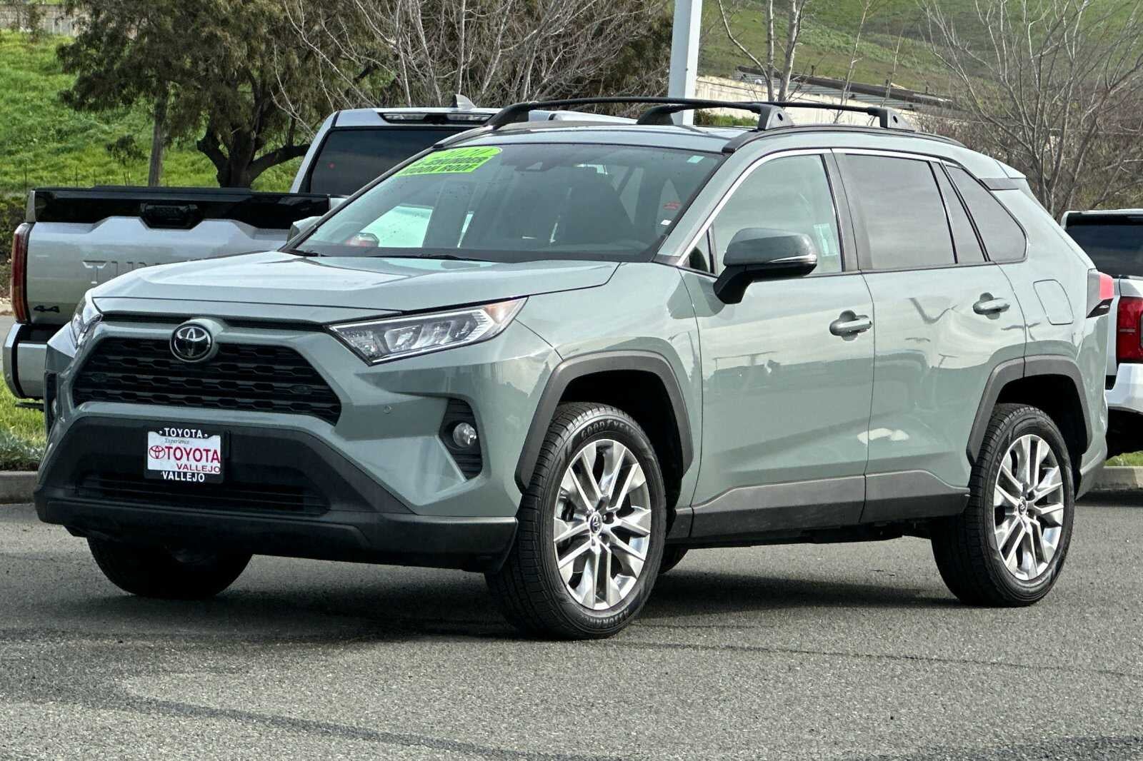 2020 Toyota RAV4 XLE Premium