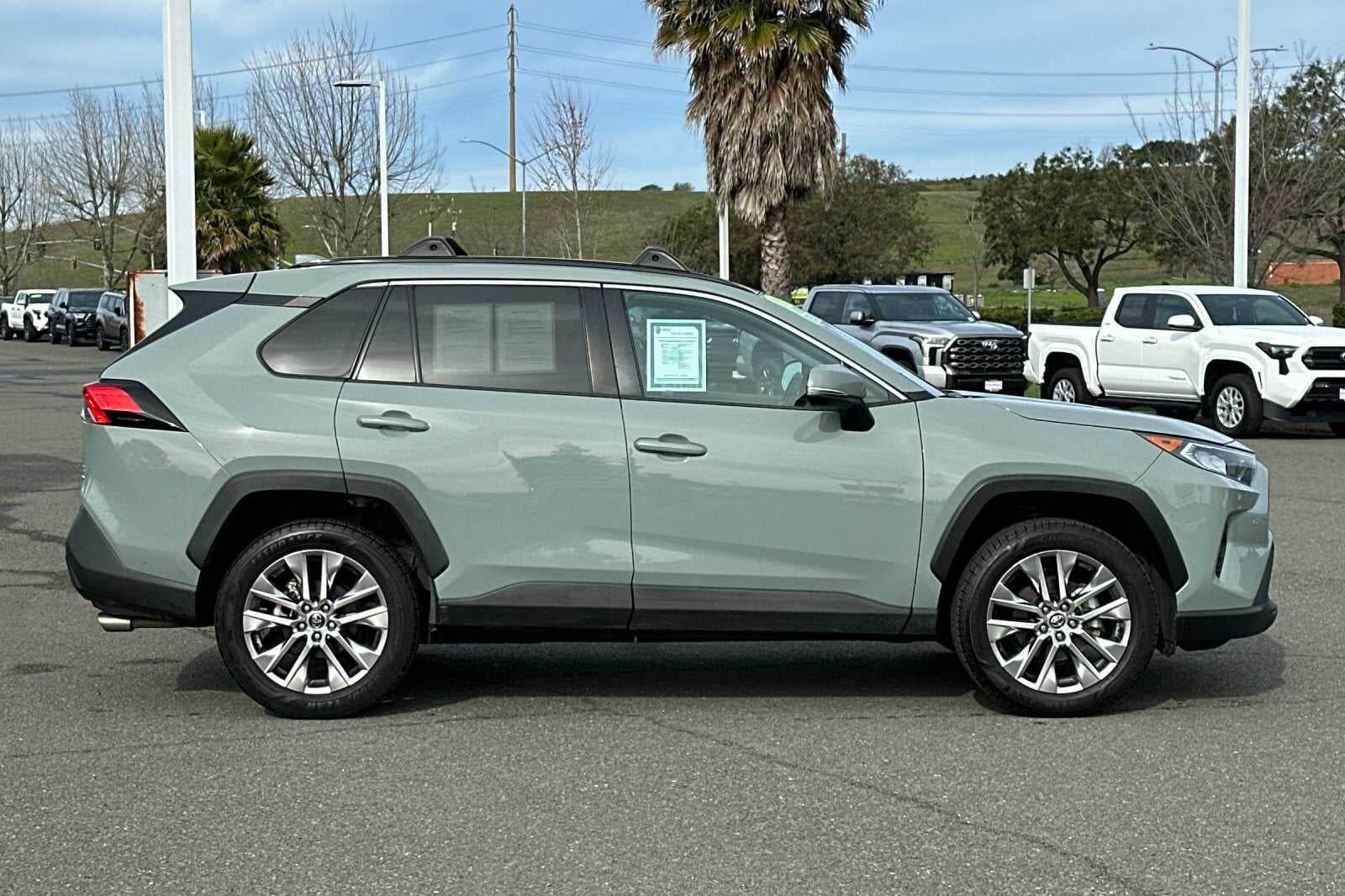 2020 Toyota RAV4 XLE Premium