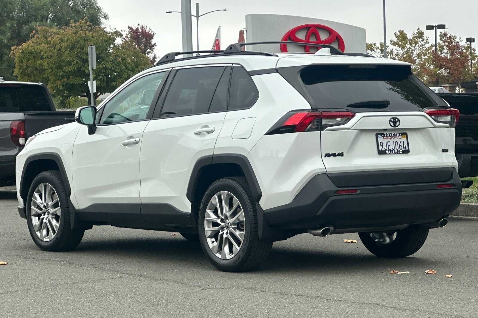 2023 Toyota RAV4 XLE Premium - Photo 11