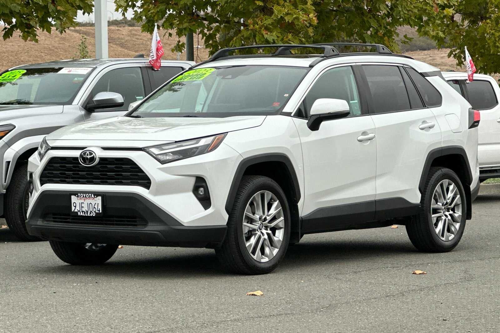 2023 Toyota RAV4 XLE Premium