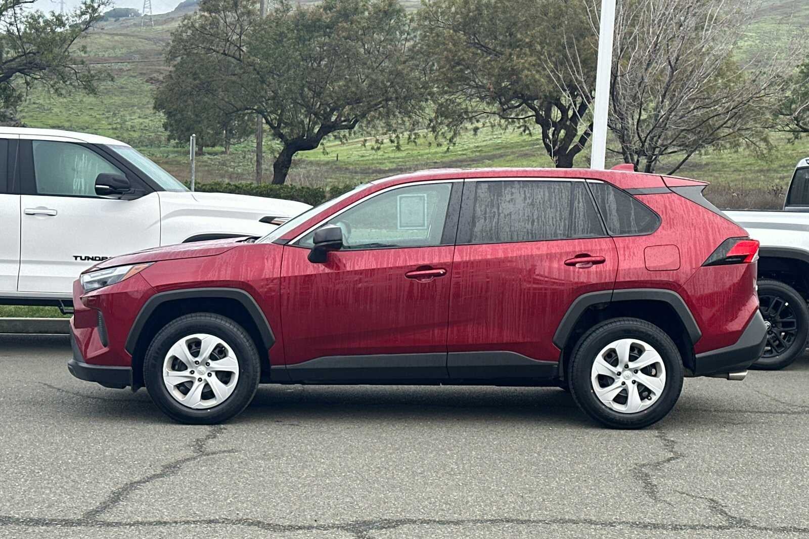 2024 Toyota RAV4 LE
