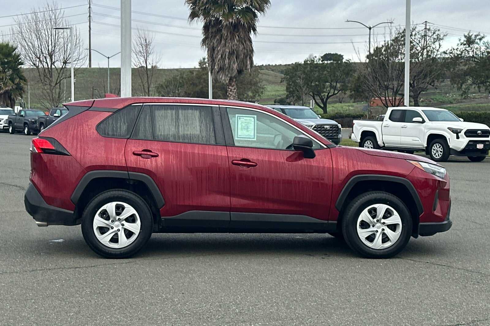 2024 Toyota RAV4 LE