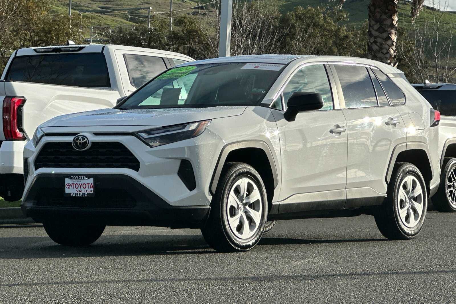 2024 Toyota RAV4 LE