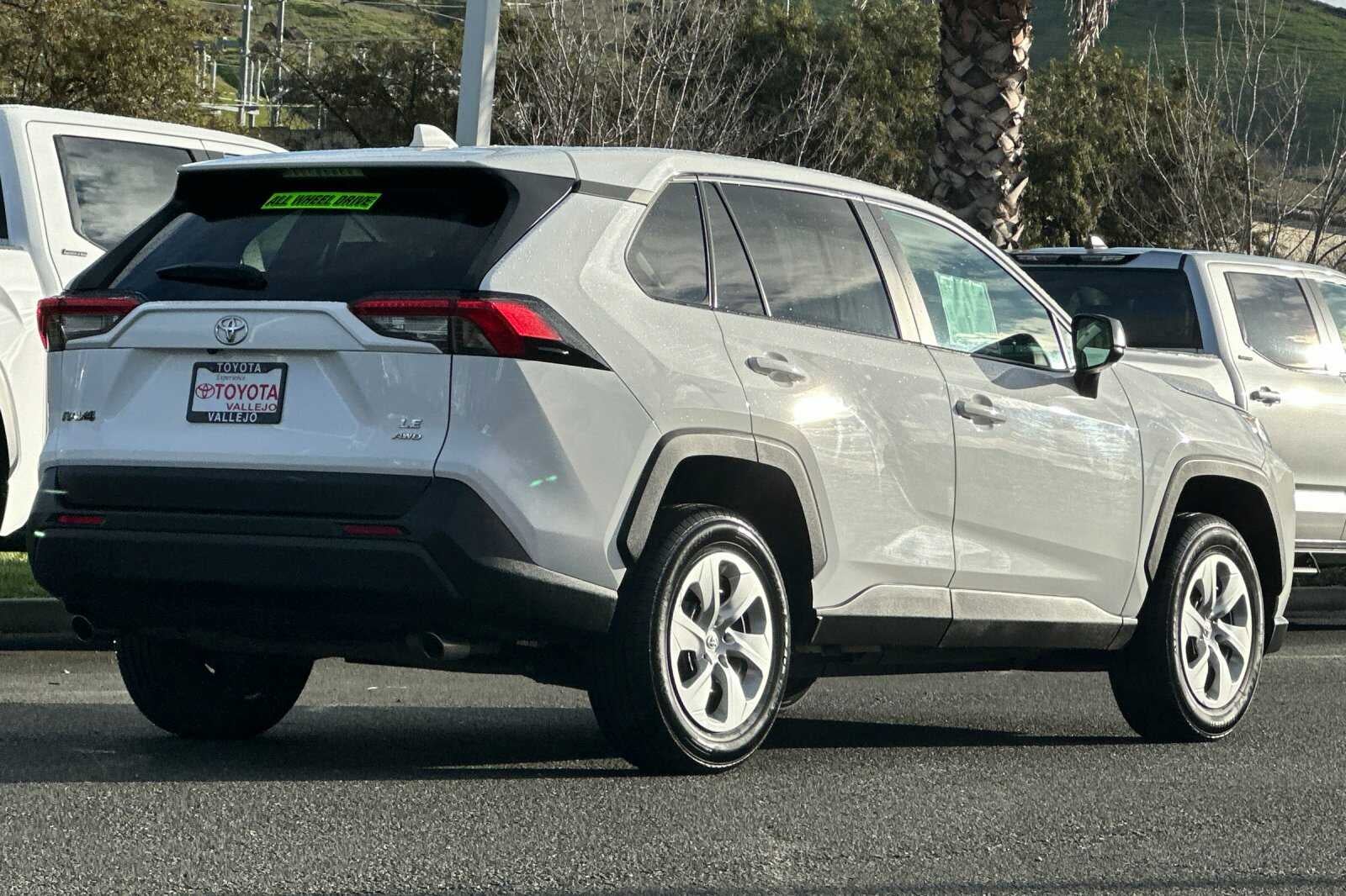 2024 Toyota RAV4 LE