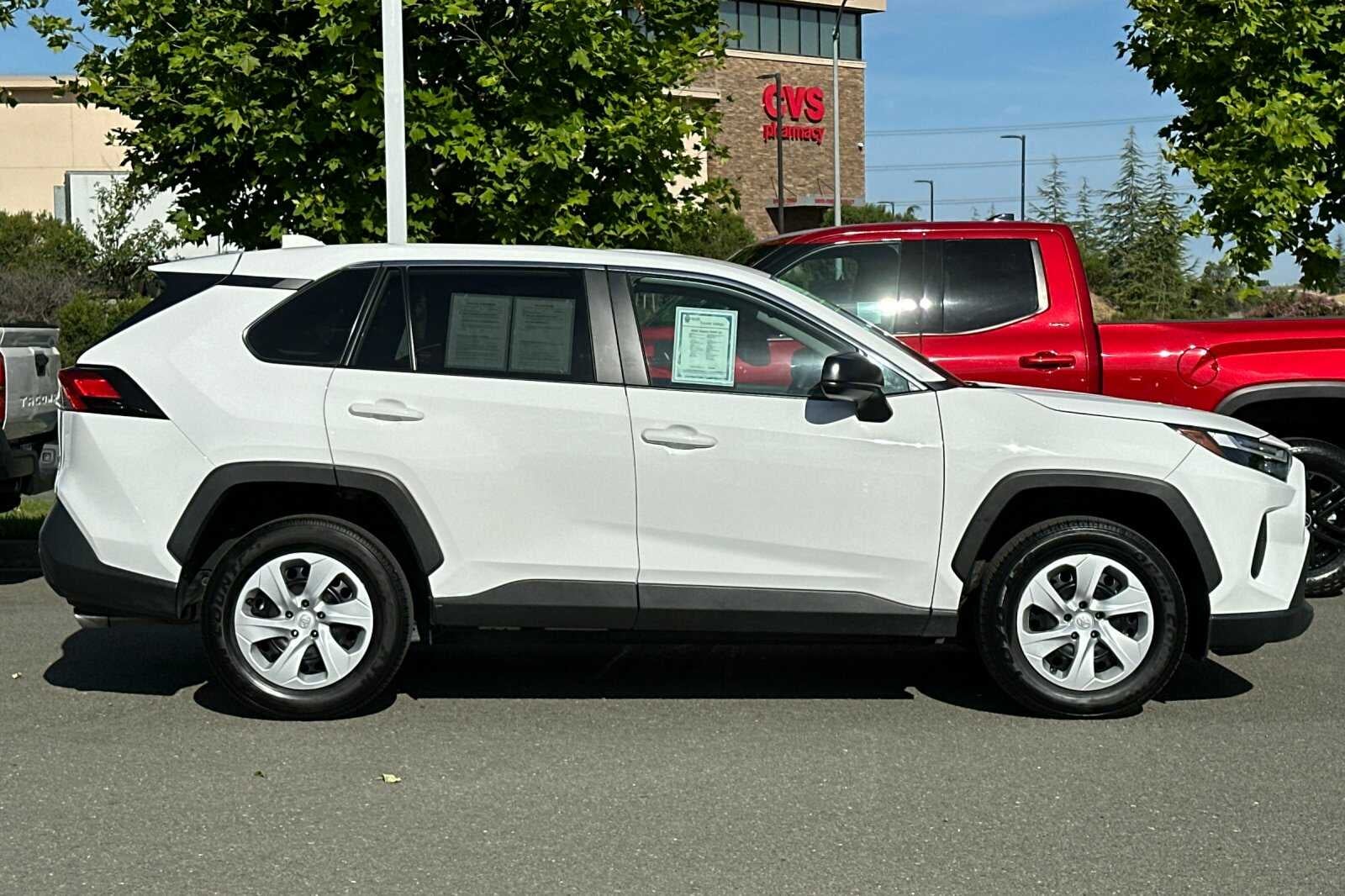 2025 Toyota RAV4 LE
