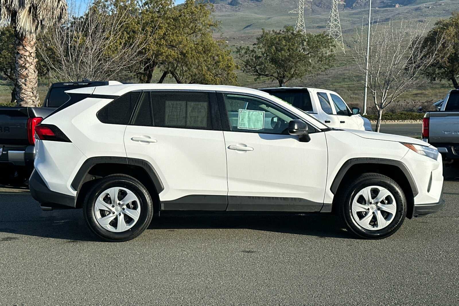 2024 Toyota RAV4 LE