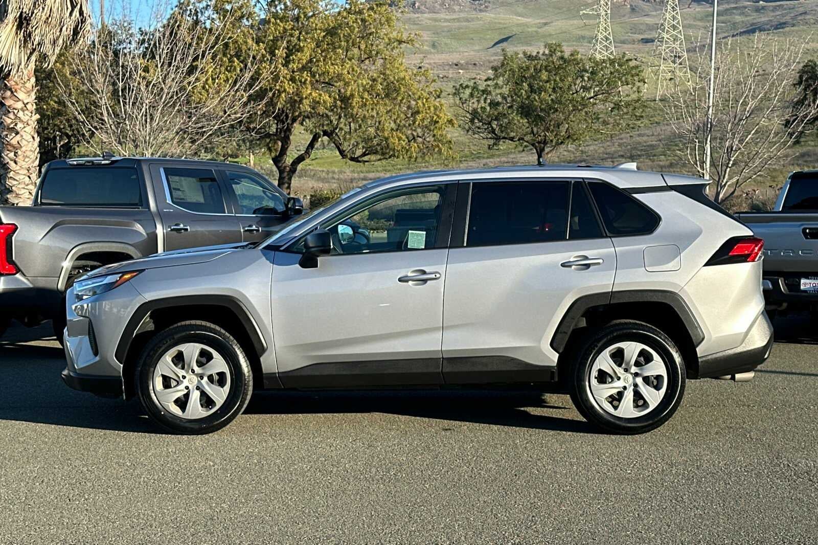 2023 Toyota RAV4 LE