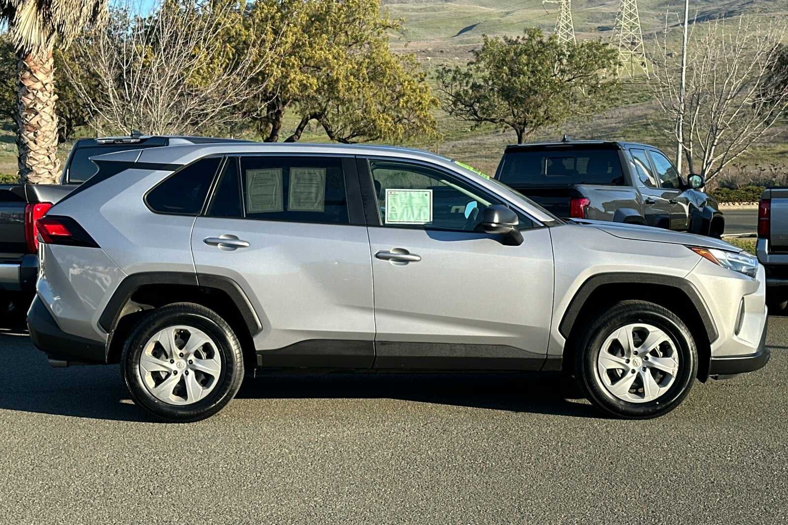 2023 Toyota RAV4 LE
